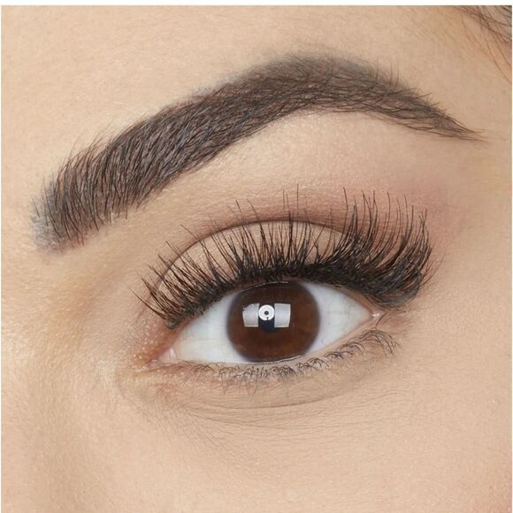 Huda Harmony Easy False Cluster Lashes - Picture 4 of 10